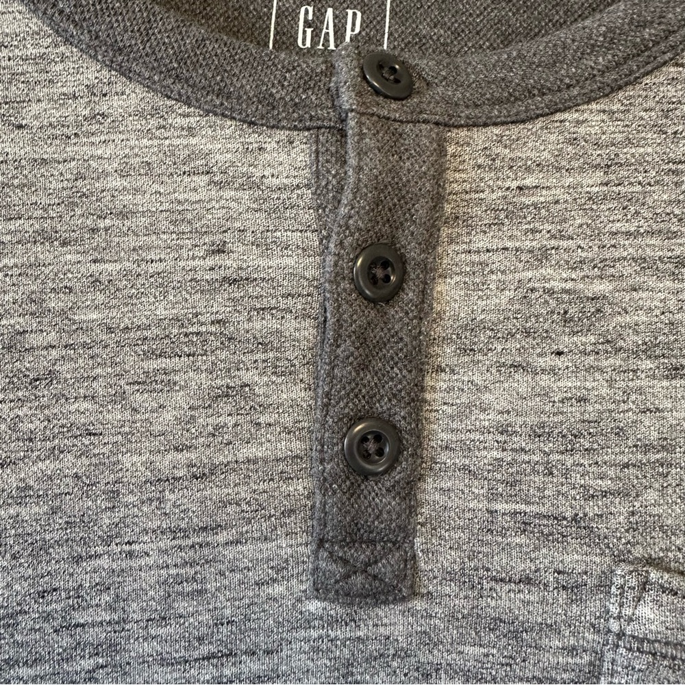 GAP Men’s Heather Gray Long Sleeve Henley Knit Casual 100% Cotton Shirt- Large - Picture 7 of 9